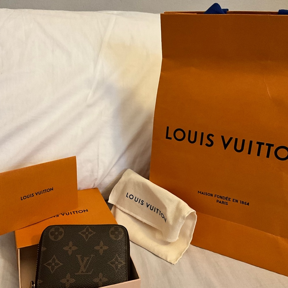 Louis Vuitton Zip Wallet